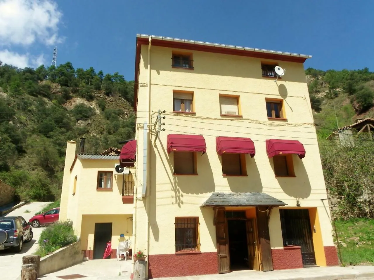 Pensión Hostal Alt Pirineu Soriguera
